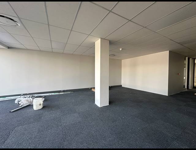 144M² OFFICE TO LET IN DORINGKLOOF
